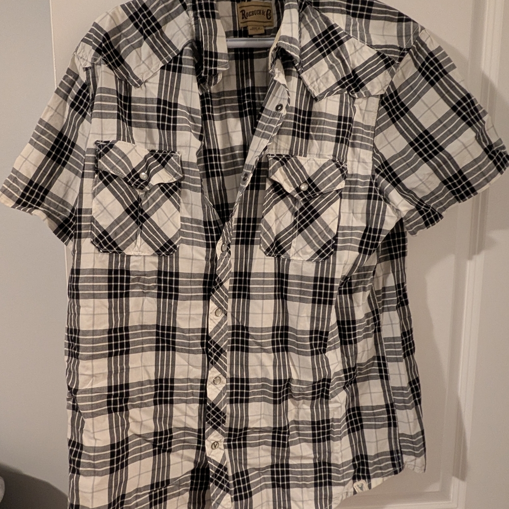 Plaid Black and White Casual Button-Down Shirt